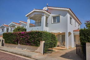 Cheerful 3 bdr villa near the beach